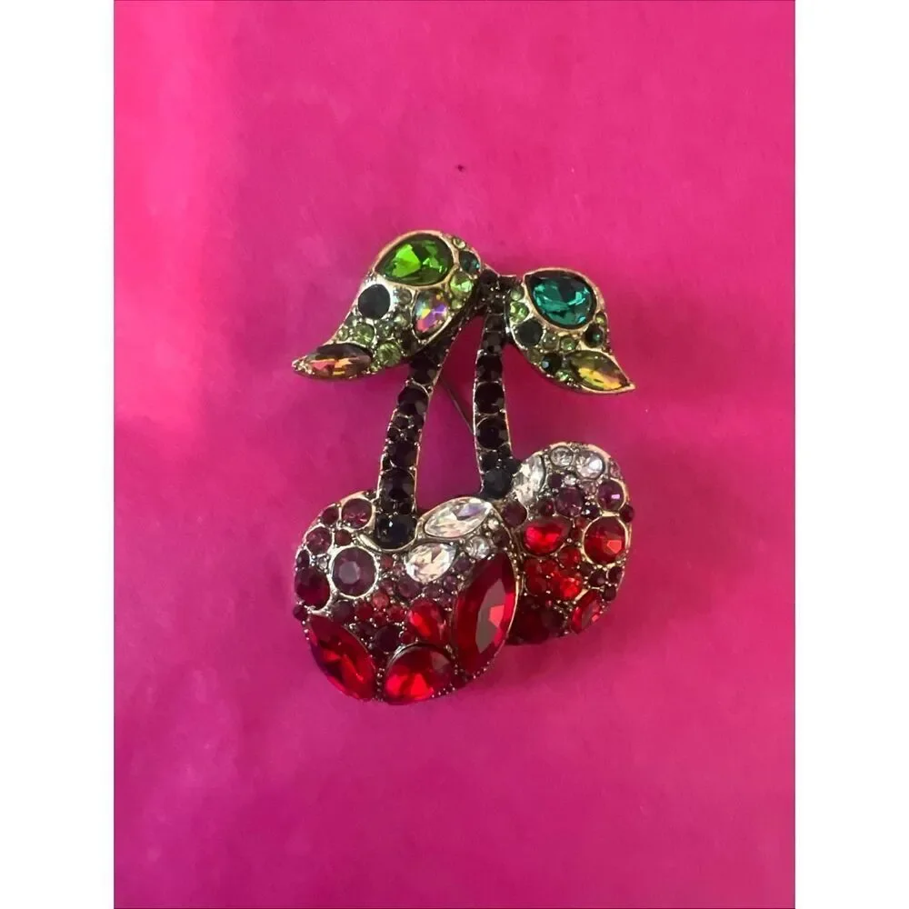 Unbranded elegant pave